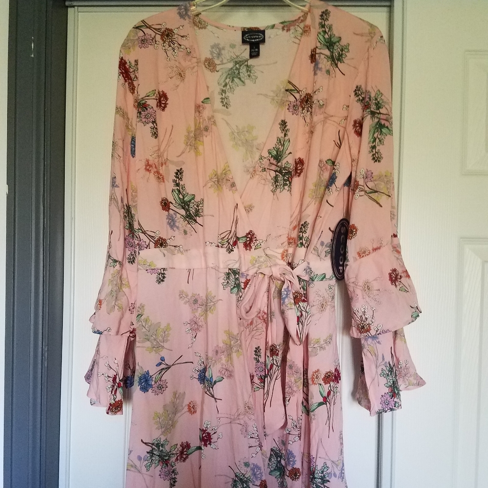 NWT Scoop wrap dress